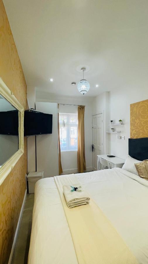 Mayday House Hotel London Exterior photo